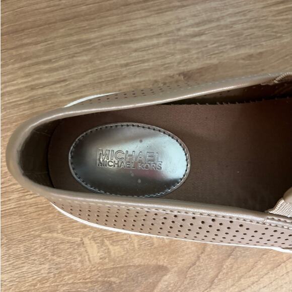 Michael Michael Kors Leather Perforated Slip-On Sneaker Size 7 Beige Cushioned - Picture 6 of 8
